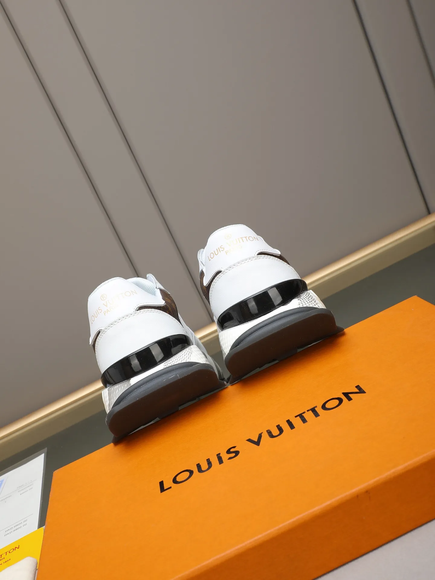 Men's shoes 💰440 [LV] Casual sports shoes, breathable and comfortable, easy to walk, a versatile style for trendy men, Versace special materials and calfskin ➕ breathable mesh lining ➕ popular printed outsole, sports and running style, super comfortable. Code number 38-44 (45 customized)